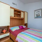 Sunce By Interhome Vikendica Pula