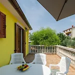 Sunce By Interhome Vikendica *