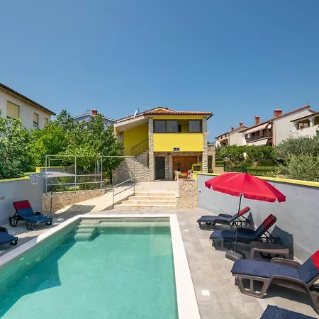 Sunce By Interhome Pula