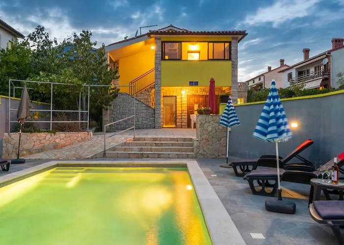 Sunce By Interhome Pula